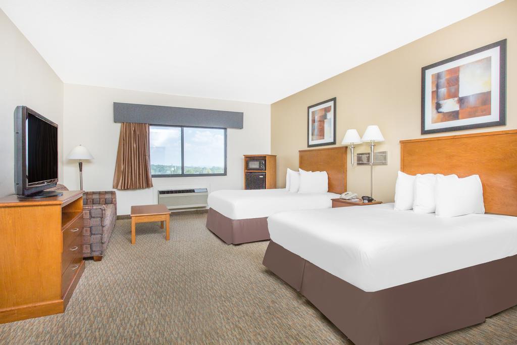 Days Inn By Wyndham Phenix City Near Fort Moore Exterior photo