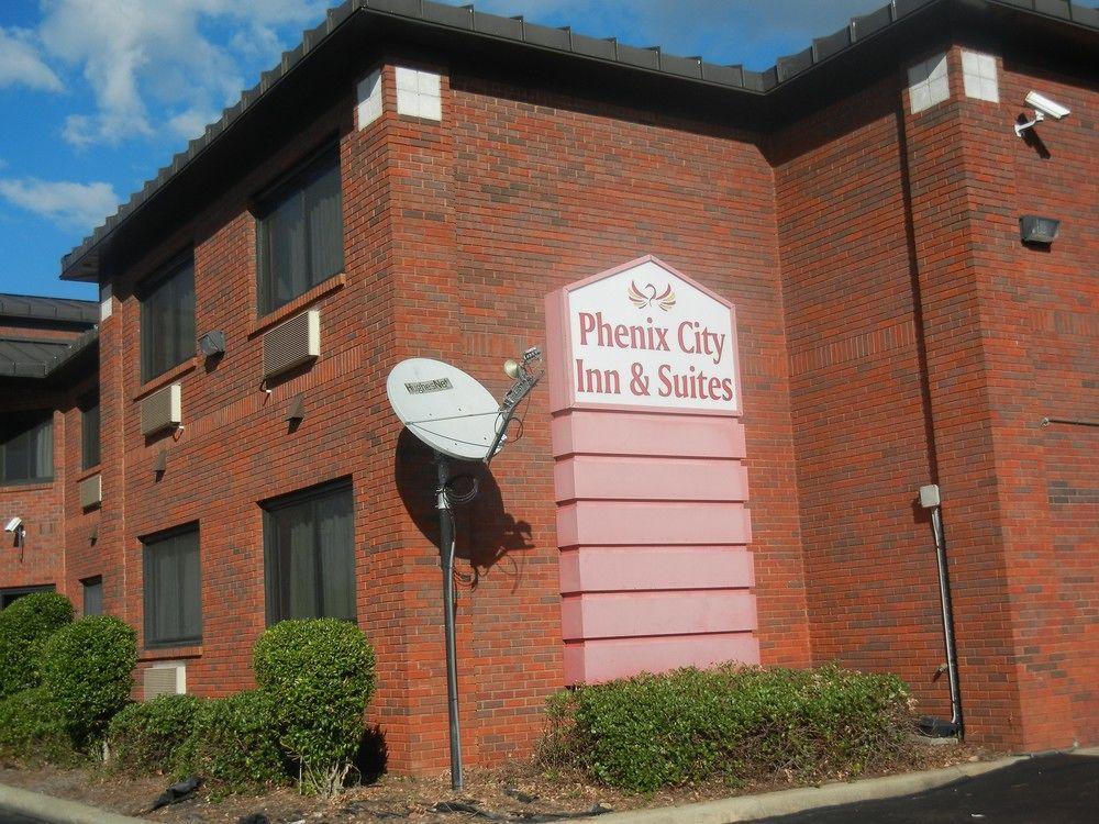 Days Inn By Wyndham Phenix City Near Fort Moore Exterior photo